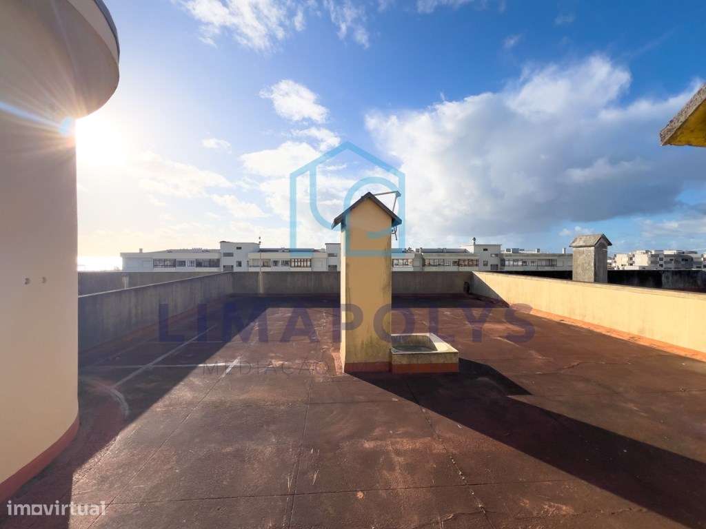 Apartamento T1 com terraço privado e vista de mar-13