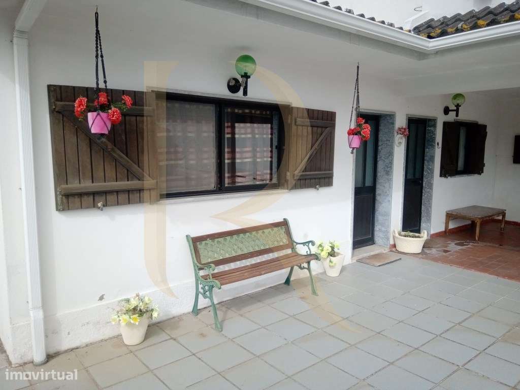 Moradia isolada T5 com piscina na Quinta da Lobateira - Fernão Ferro - Grande imagem: 5/41