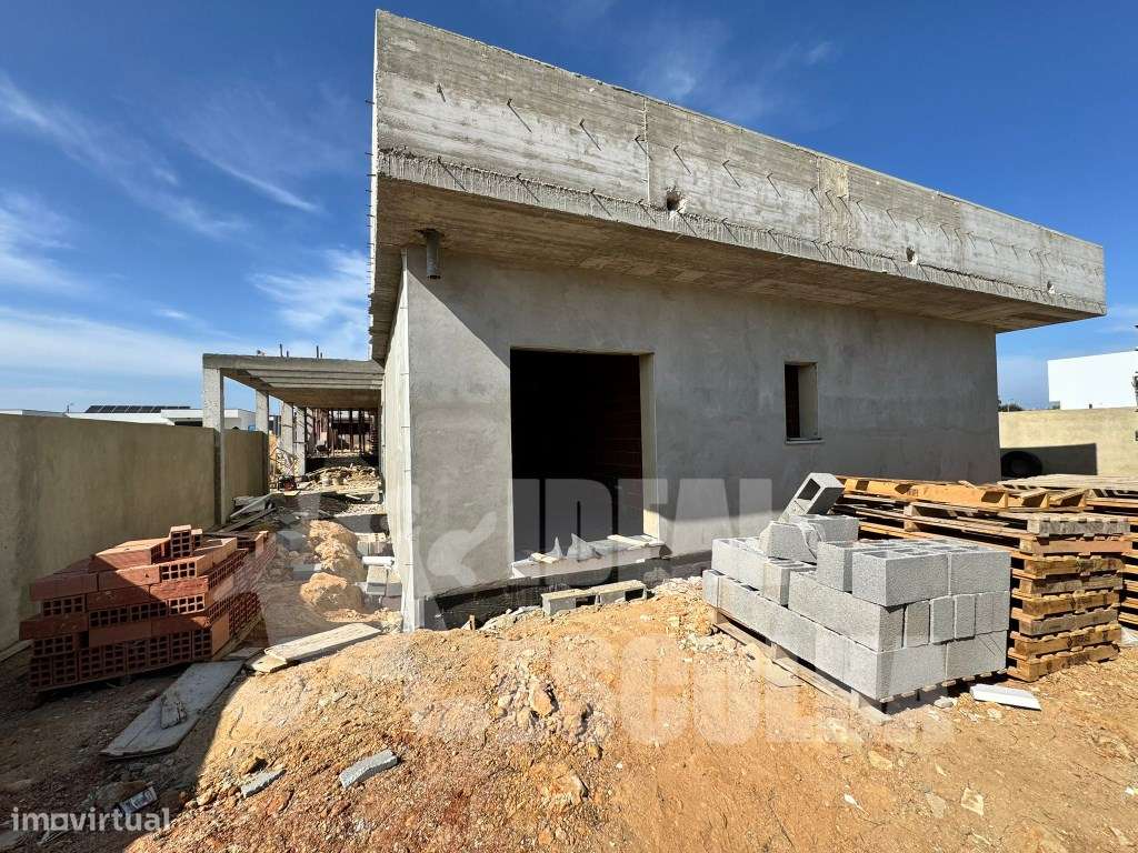 MORADIA EM CONSTRUÇÃO QUINTA DO ANJO ..-15
