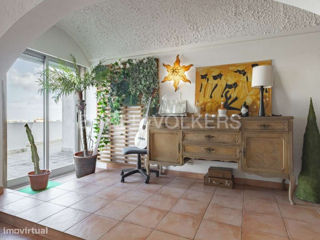 T4 no com terraço e vistas na Amadora - Grande imagem: 5/26
