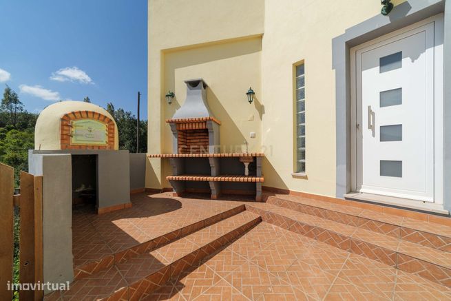 Moradia Tradicional Algarvia com Anexo e Terreno Amplo em Casa Branca,-9