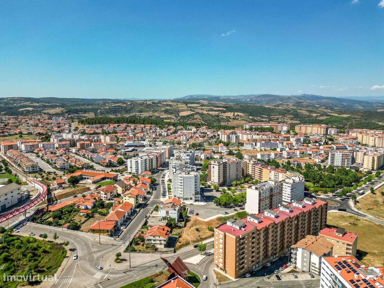 Moradia centenária T7 em Bragança - Grande imagem: 5/27