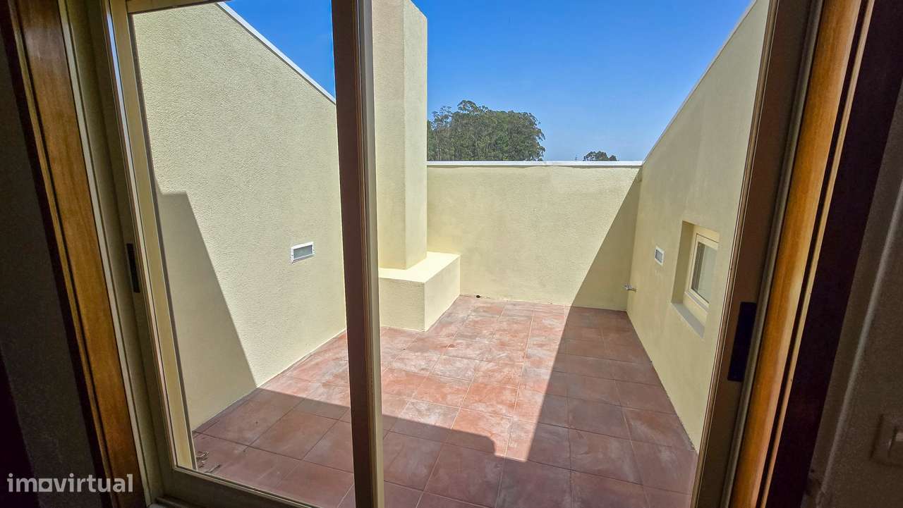 T3 Duplex Remodelado em Cond. Fechado -  São Félix da Marinha / Granja-27