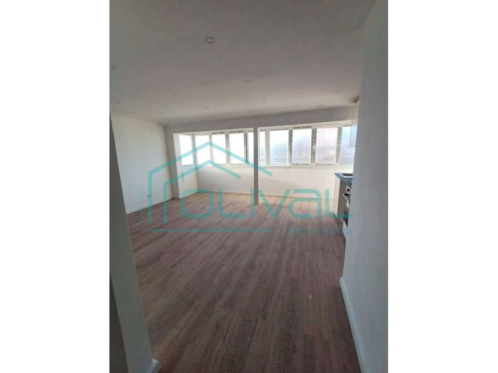 Apartamento t2 à venda na Rua Cidade de Moçâmedes - Grande imagem: 4/8