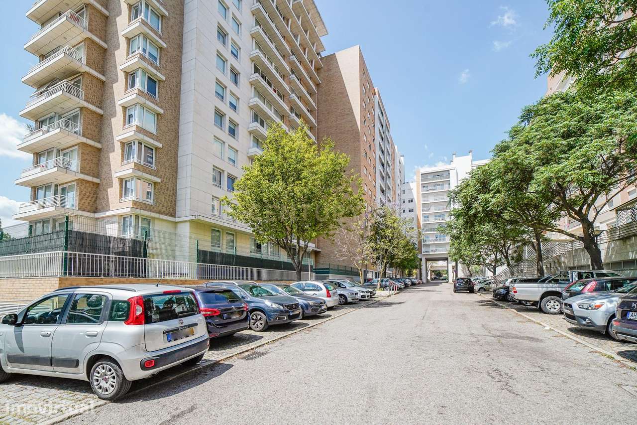 T2 Parque das Conchas com 2 lugares de estacionamento - Grande imagem: 2/46