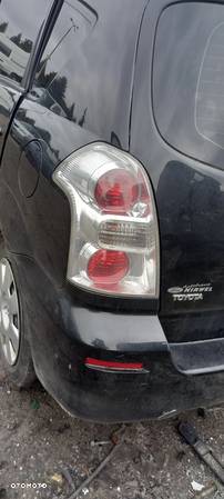 Lampa tył tylna lewa Toyota Corolla Verso EUROPA - 1