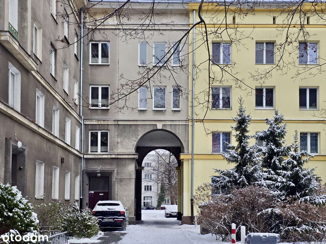 Kawalerka/2 pokoje | 35,49m2 | kamienica | Plac Hallera | parter |-7