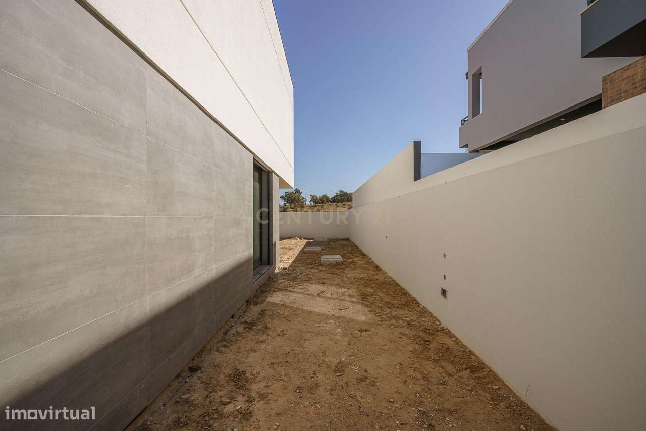 Moradia Isolada T5, em Fase Final de Construção, com Piscina– A sua ca - Grande imagem: 5/19