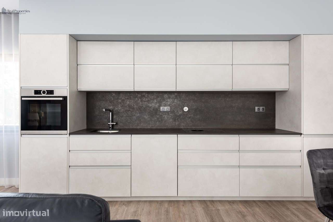 Moradia T3 Moderna com Piscina Privada e Garagem a 5 Minutos das Praia - Grande imagem: 3/30