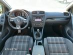 Volkswagen Golf 2.0 GTI - 12