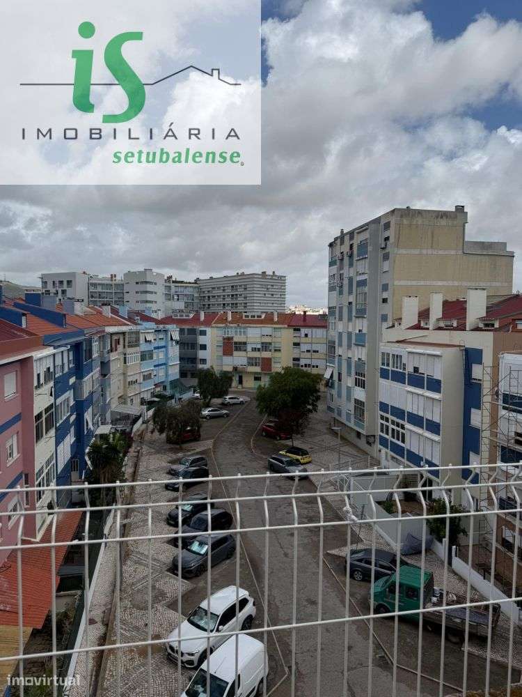 APARTAMENTO T3 NO MONTALVÃO EM SETÚBAL (3º ANDAR SEM ELEVADOR EXCEL-26