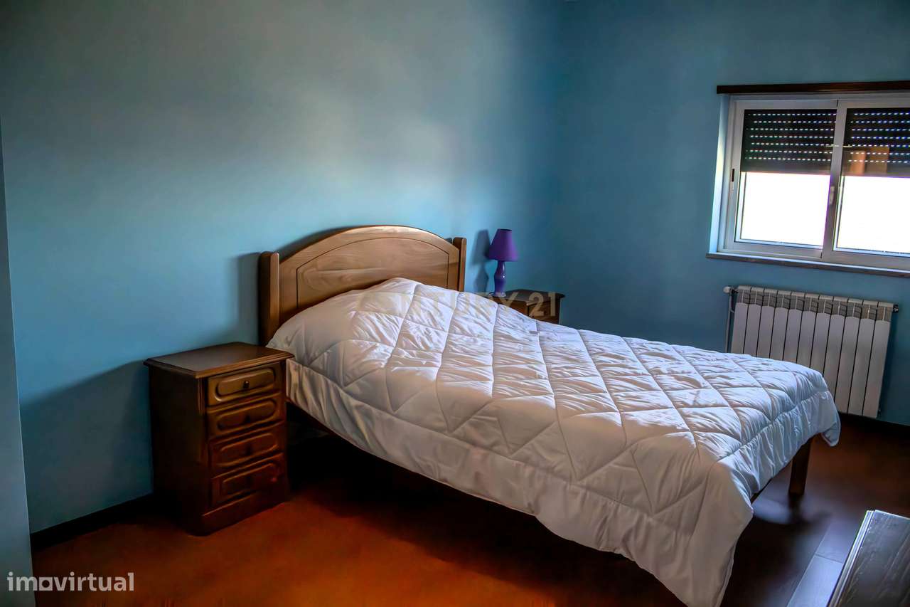 Moradia moderna | 3 pisos | Vila Nova Foz Côa-38