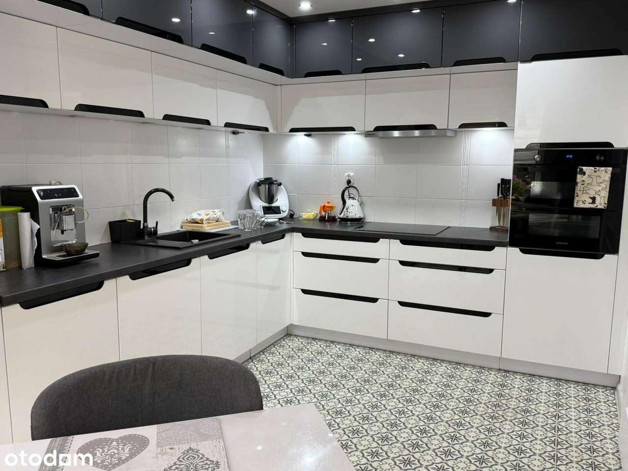 Dom marzeń na wzgórzu Kaplicówka w Skoczowie – prestiż, komfort !-5