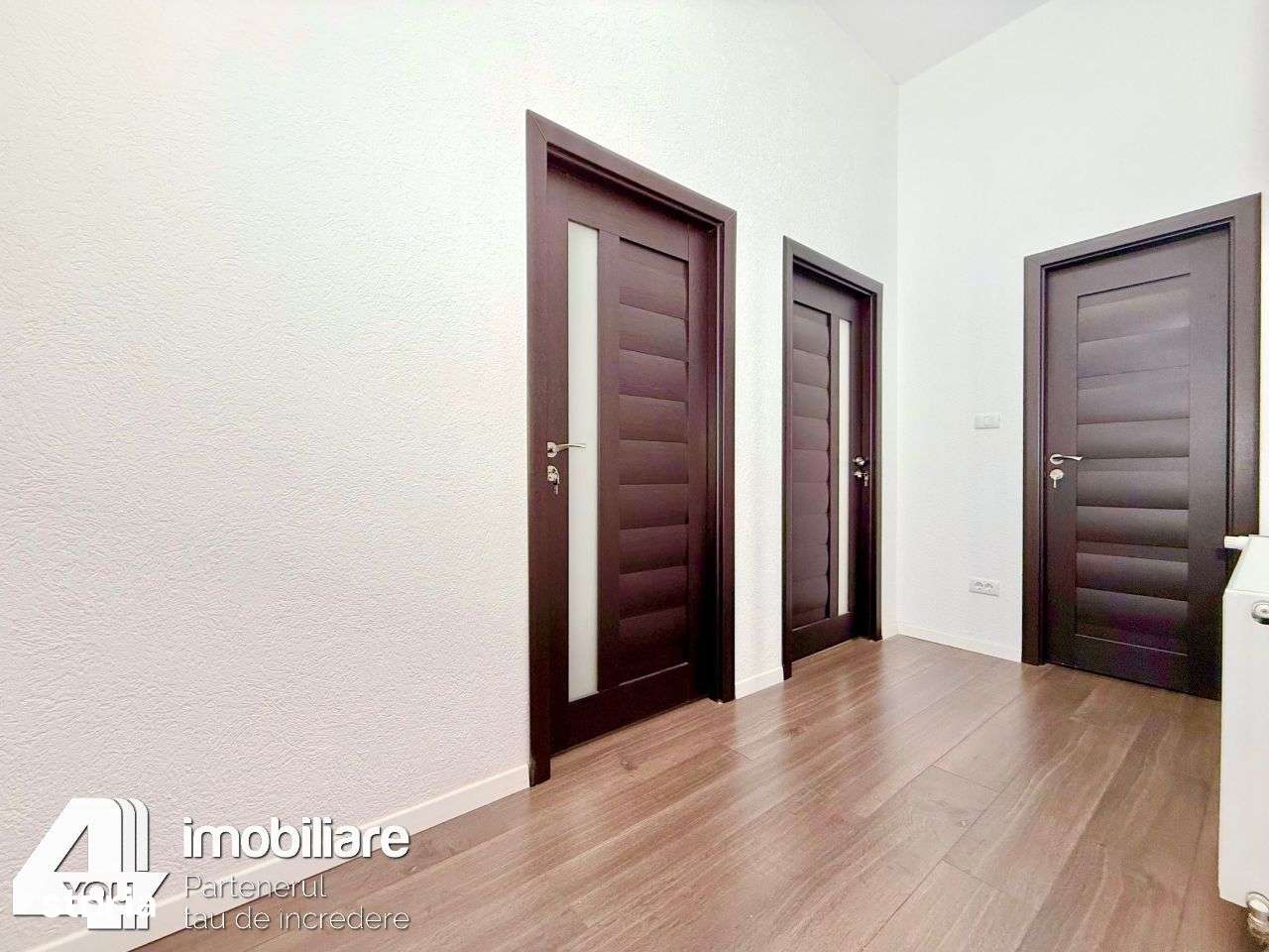 Apartament 3 camere B-dul Revolutiei ,126 mp,et.2 mobilat si utilat - Imagine principală: 5/13