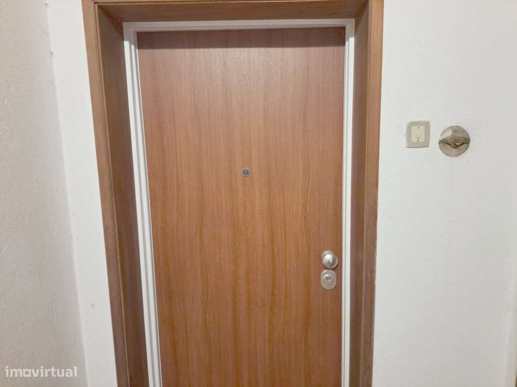 Apartamento T2 com elevador para venda em Odivelas - Lisboa-3