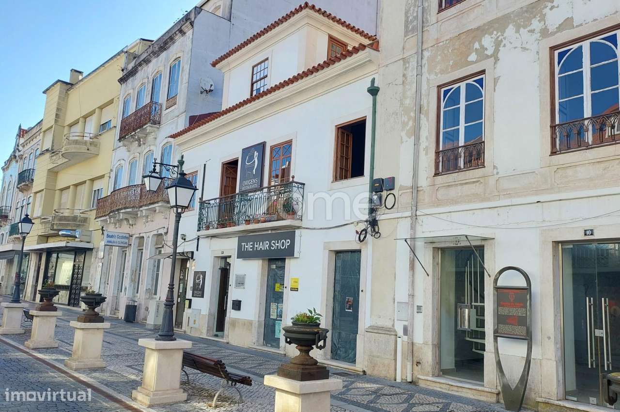 Baixa de Preço -Prédio -Comércio- Centro de Alcobaça - Grande imagem: 4/58
