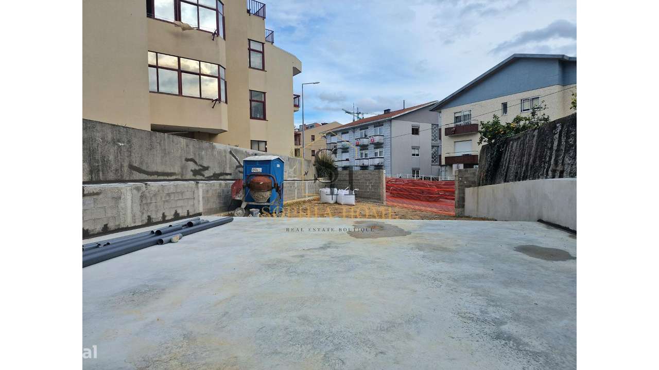 Apartamento T1 Novo - Metro St. Ovídeo-16