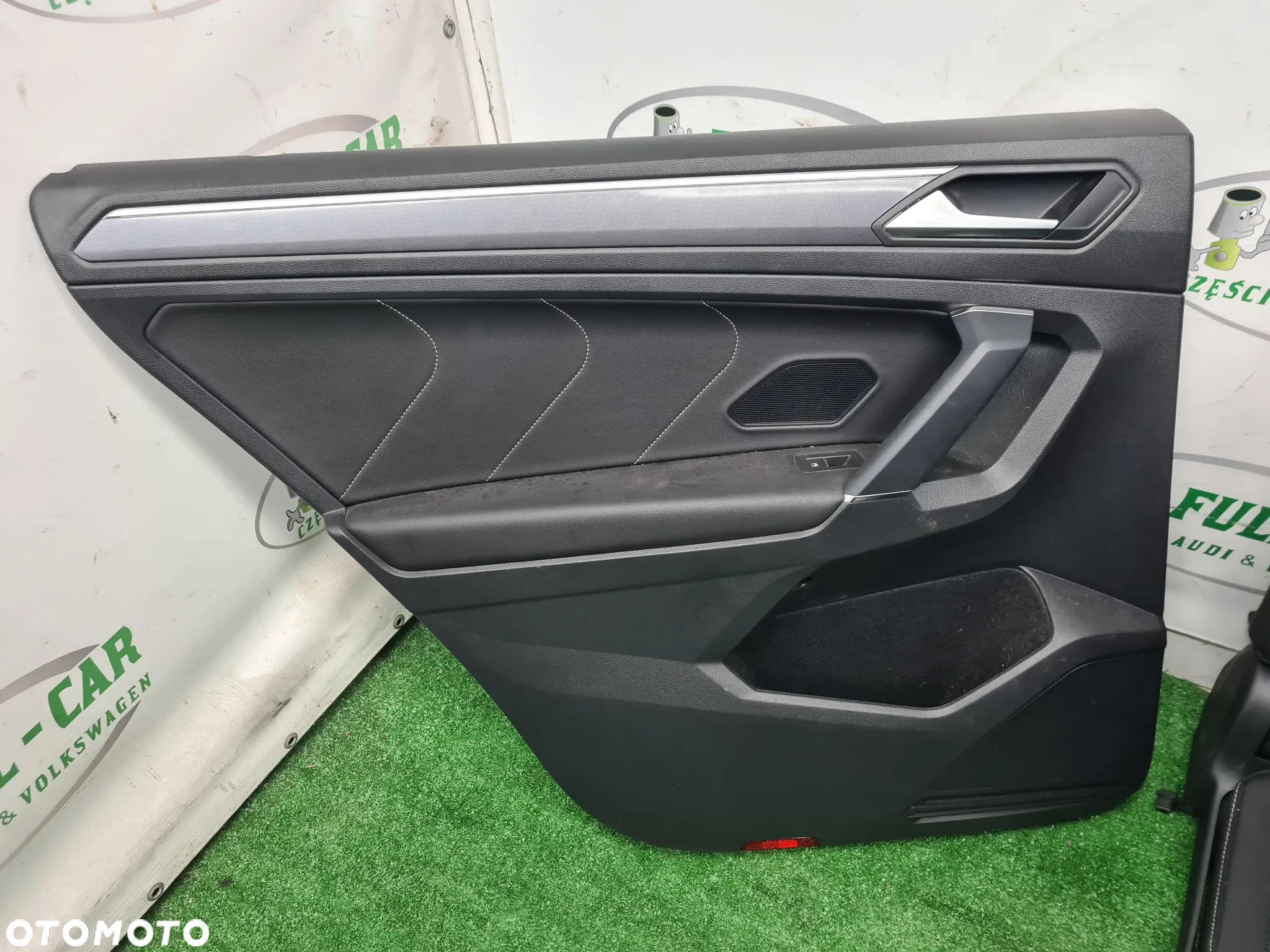 VW TIGUAN ALLSPACE R-LINE FOTELE GRZANE  FOTEL KANAPA BOCZEK DRZWI - 8