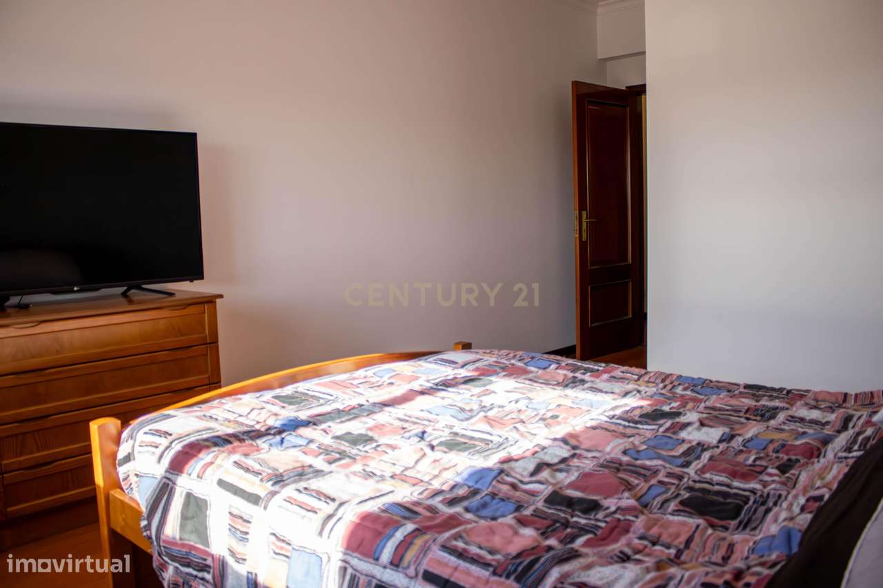 Moradia moderna | 3 pisos | Vila Nova Foz Côa-52