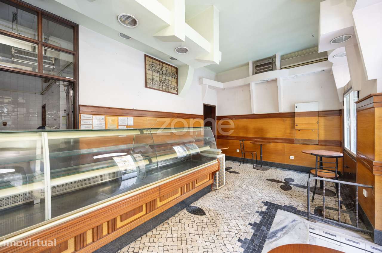 Loja perto da praia da Nazaré - Grande imagem: 4/47