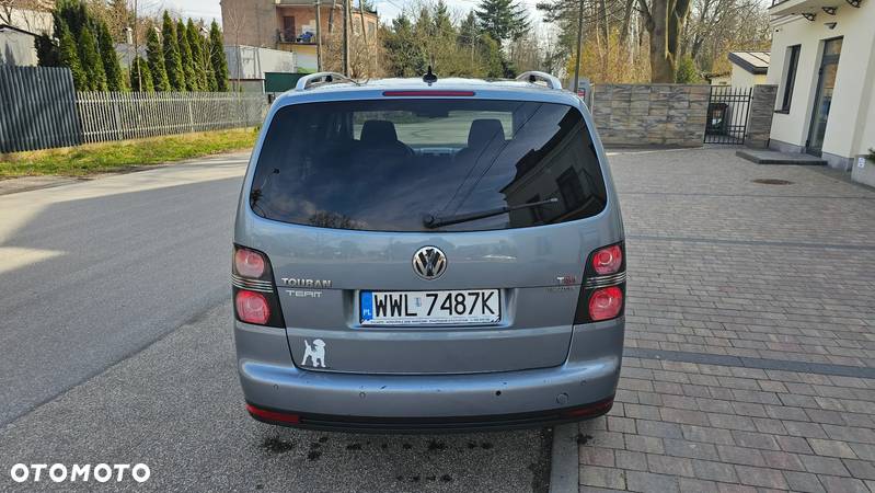 Volkswagen Touran - 32