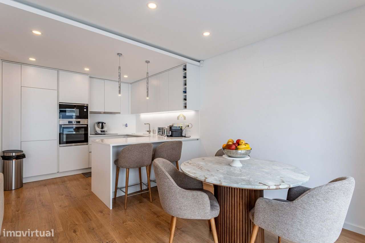 Moradia T2 Moderna com Pátio, Varanda e Chão Radiante – Bairro da Petr-8