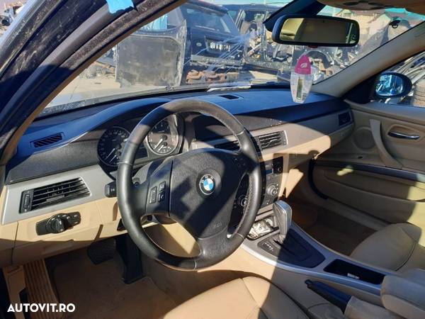 Dezmembrez BMW E90 325Xi - 2