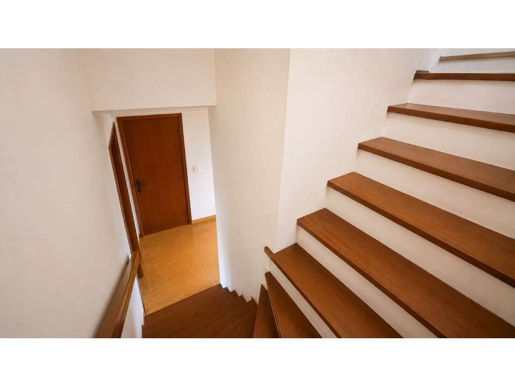 Apartamento Duplex T3 com Varanda | Pontinha-13