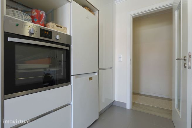 São Domingos de Rana - Apartamento T2 recente com suite e garagem-16