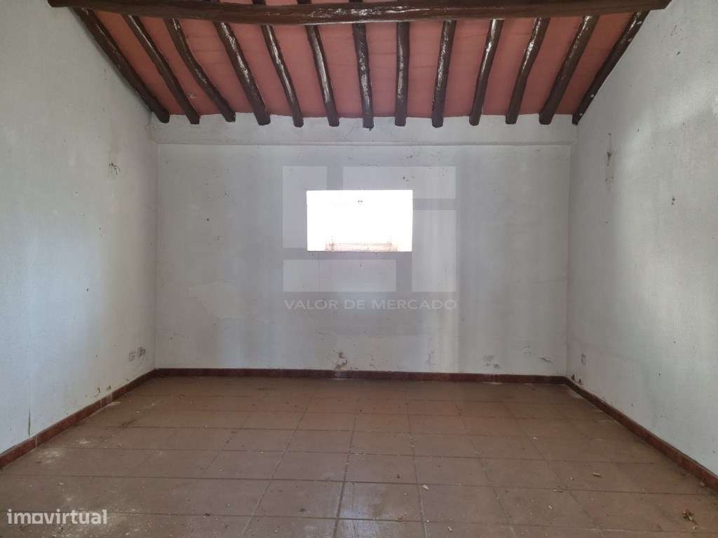 Apartamento T4+1 em Borba: Espaço, conforto e localização privilegi...-17