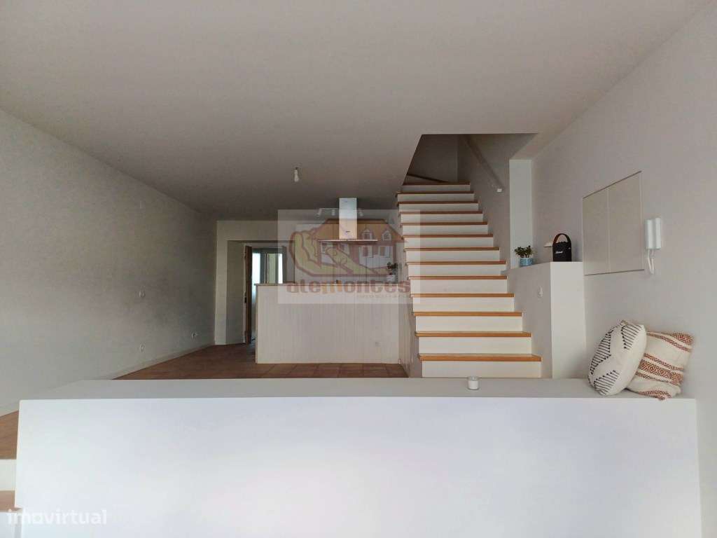 Moradia renovada - centro-3