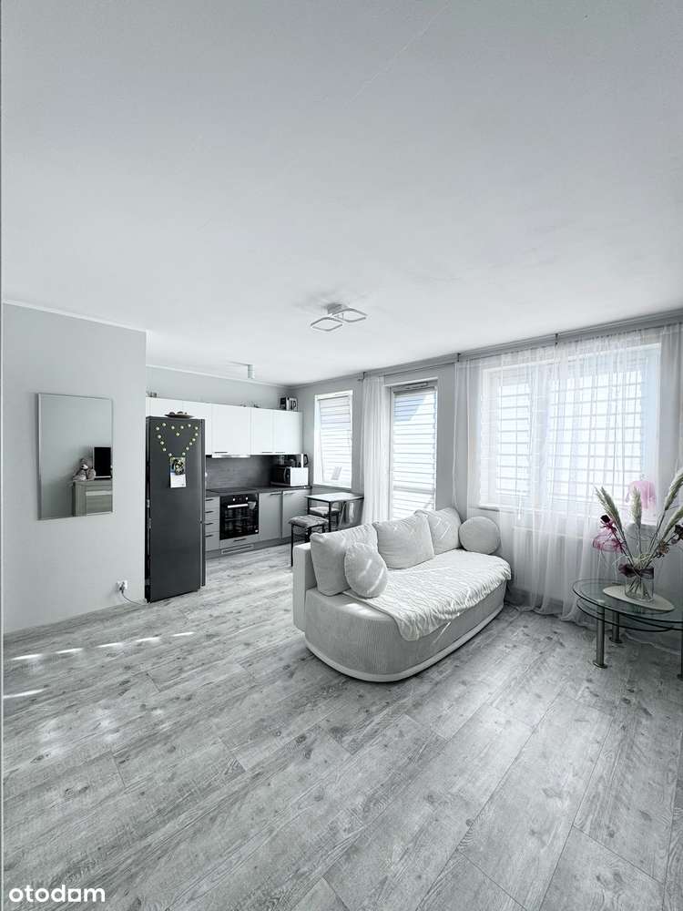 PRZYTULNA KAWALERKA NA OSIEDLU GÓRCZYN Z ODDZIELONĄ STREFĄ POKOJOWĄ-0