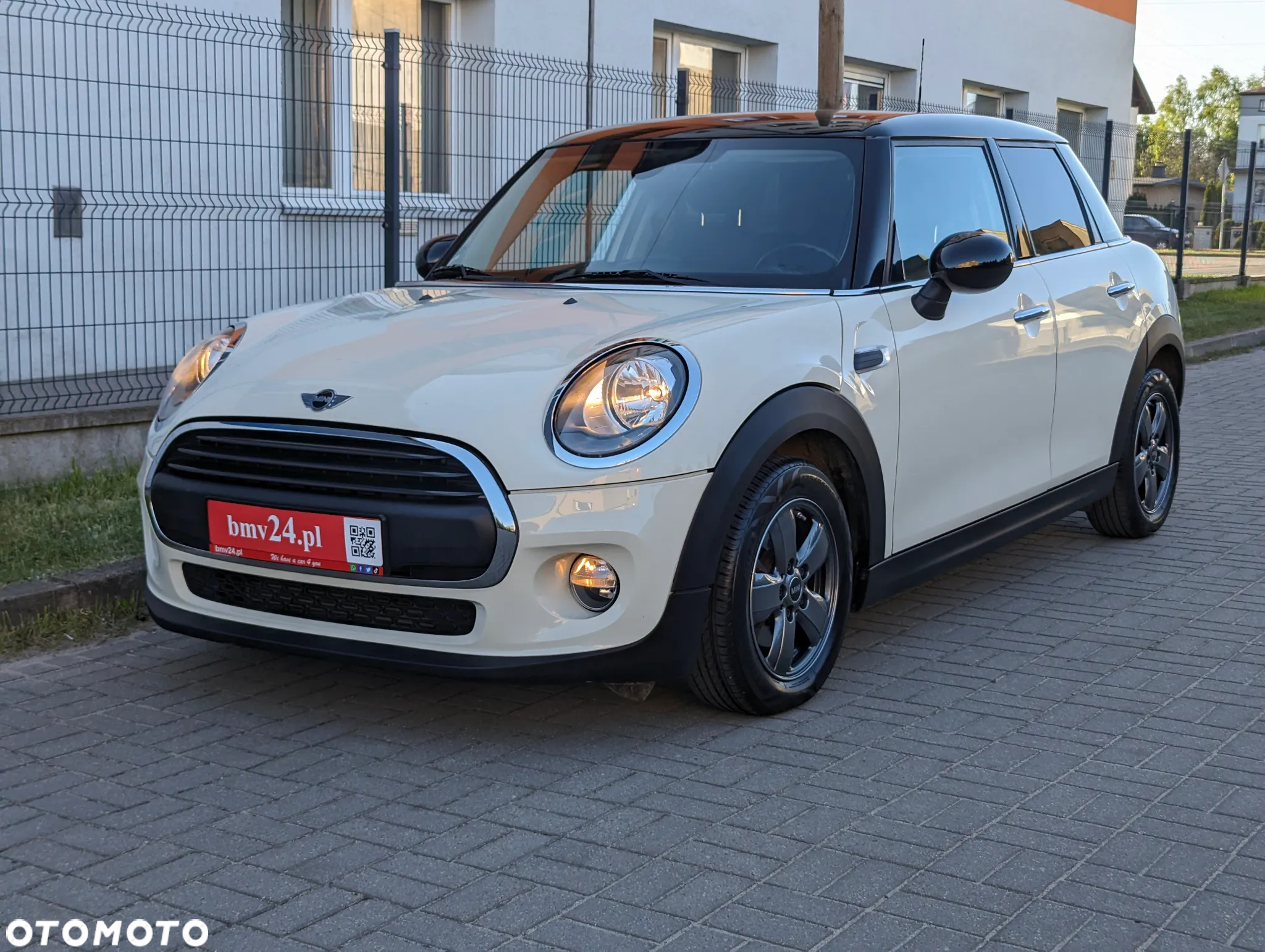 MINI ONE Standard - 4