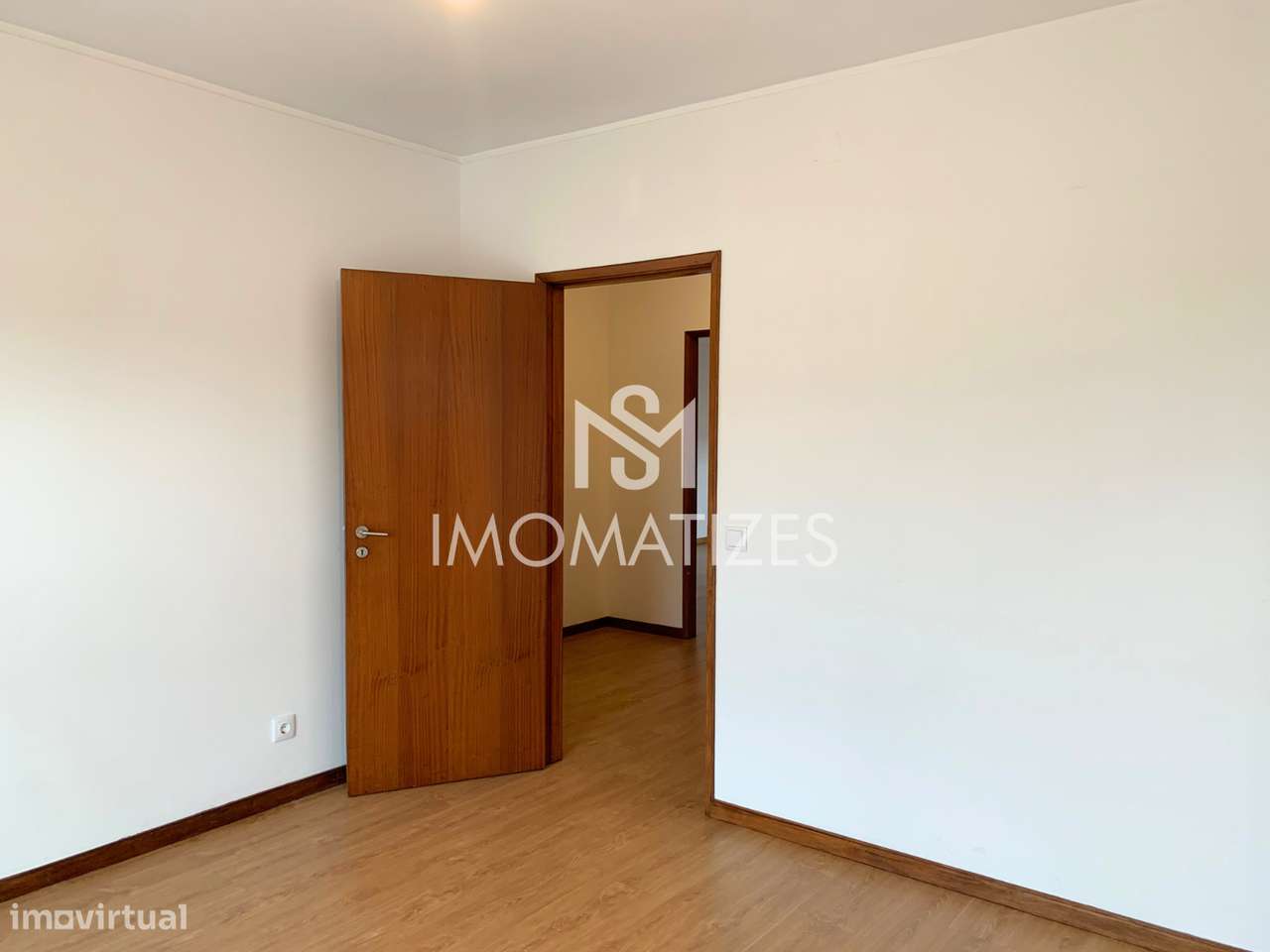 Apartamento T3 com Garagem e Terraço – Ramalde, Porto-11