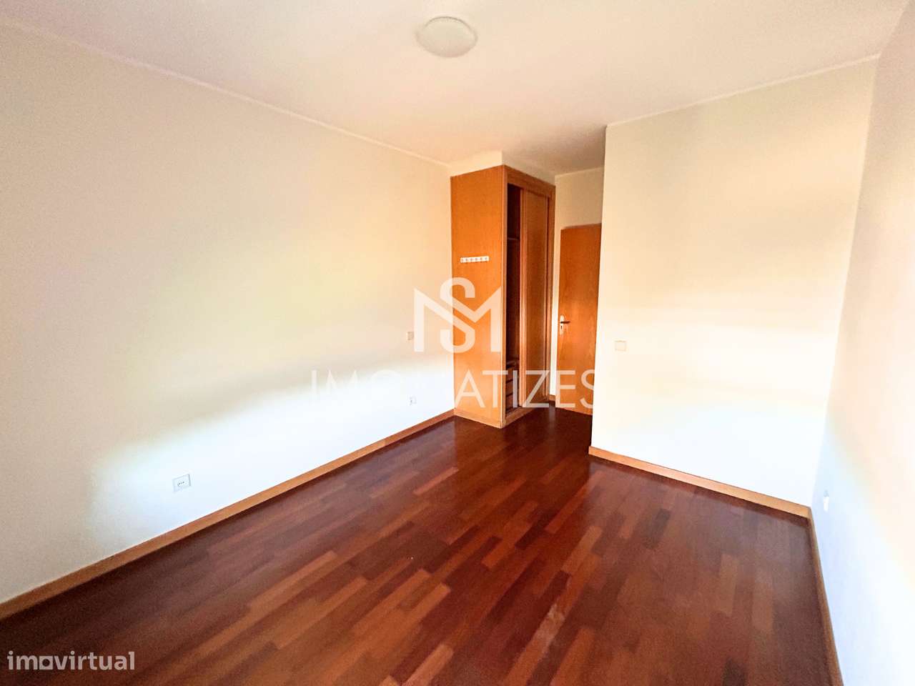 Apartamento T2 com Garagem – Nogueira da Maia-12