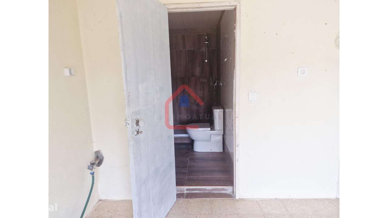 Moradia para Restaurar em Sesimbra-5