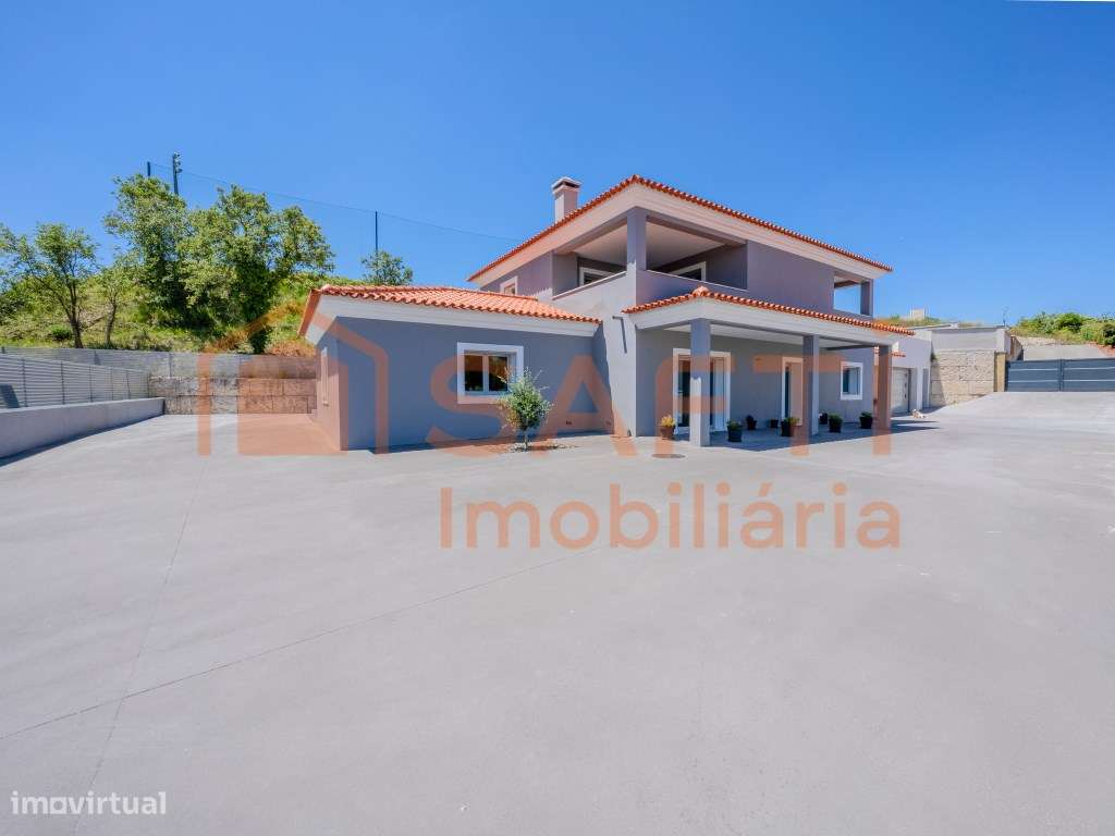 Moradia V4-38