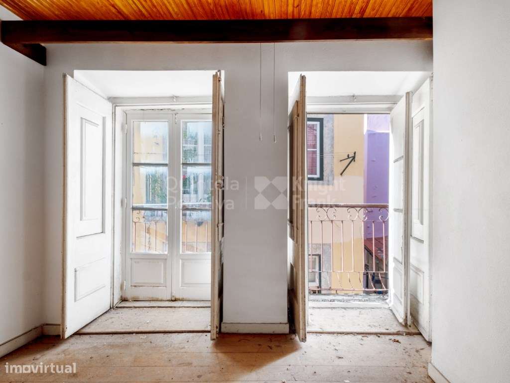 Prédio devoluto com projeto aprovado em Alfama - Grande imagem: 4/27