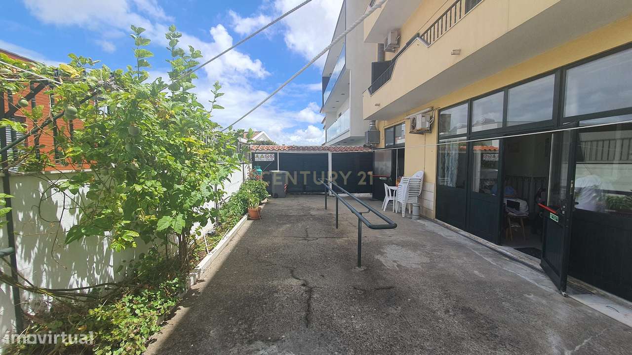 Lar Licenciado e em Funcionamento em Odivelas-1