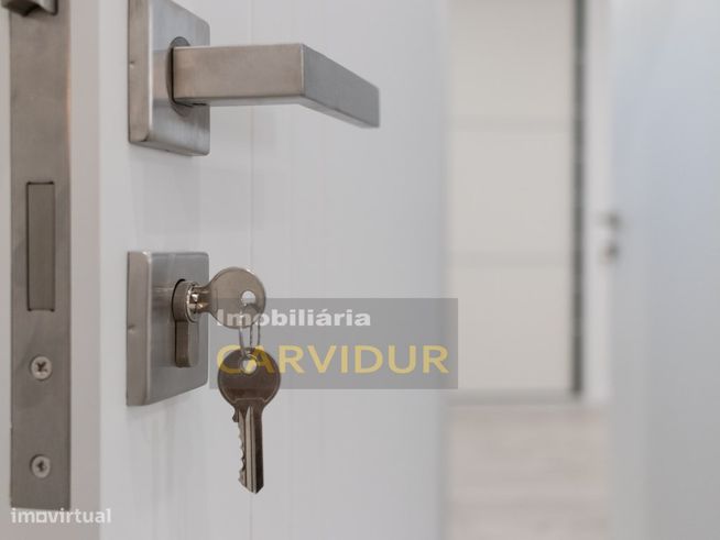 Moradia V2 em banda, Barreiro Centro, totalmente Remodelada-17