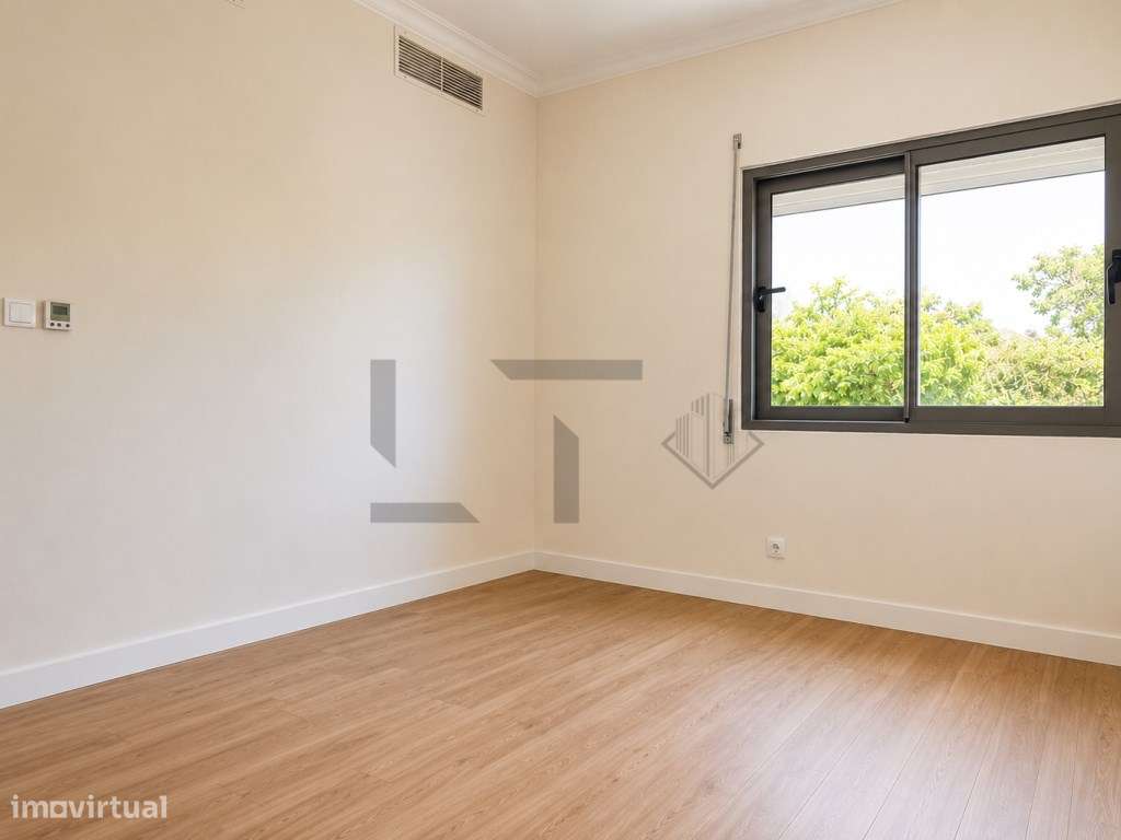 Moradia T4 em Banda totalmente Renovada com Garagem, para Venda na ...-19