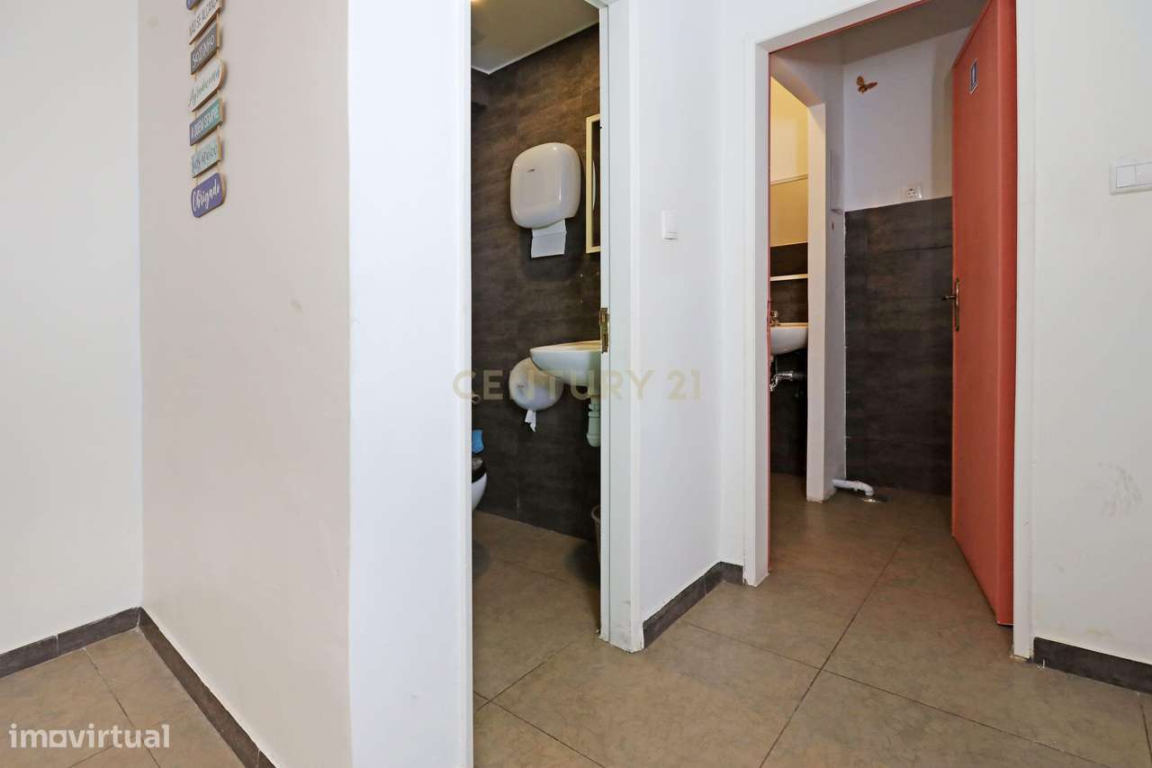 Loja no Lumiar, preparada para abrir o seu próprio negócio (café/paste-19