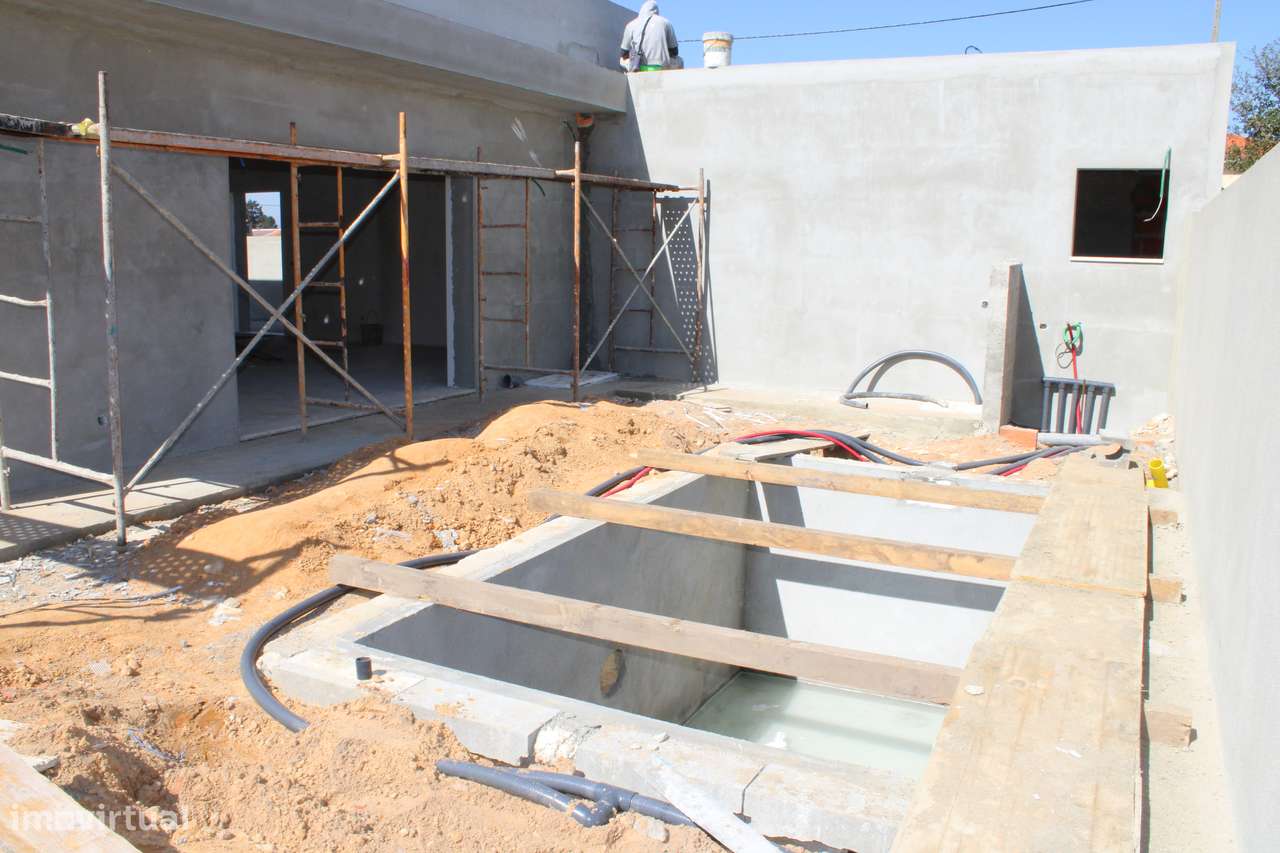 Moradia T3 isolada com piscina e garagem em Palmela Quinta da Marques-6