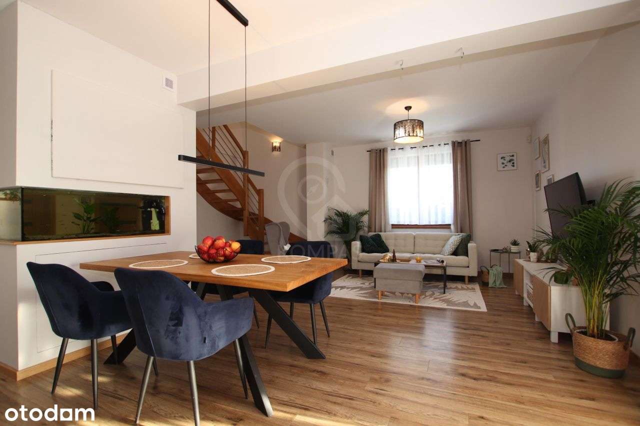 Dom z 2018r + garaż Do Wejścia - 500m do Pkp-1