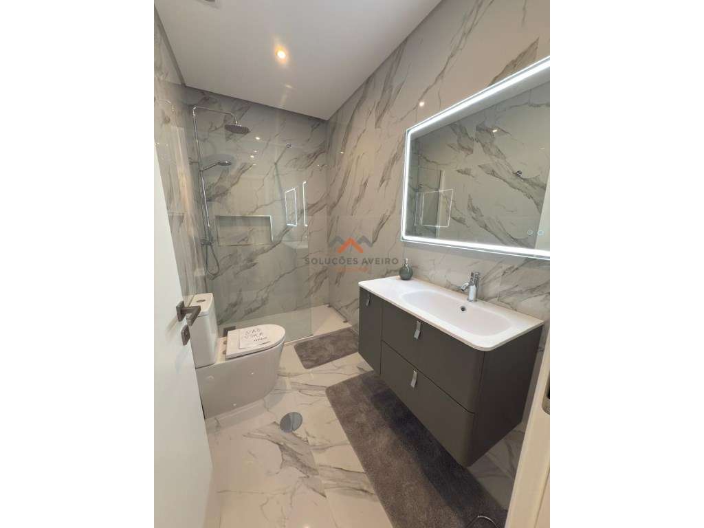 Moradia T4 Moderna | Cacia | A 5 Minutos de Aveiro-9