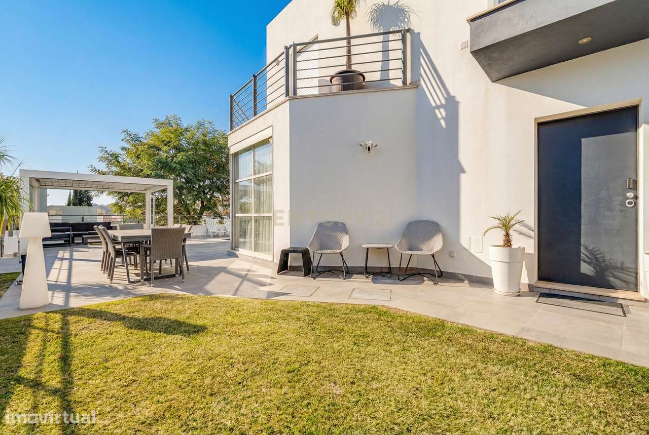 Moradia Contemporânea , com 5 quartos, na Marina de Albufeira. - Grande imagem: 4/40