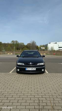 Renault Laguna - 1