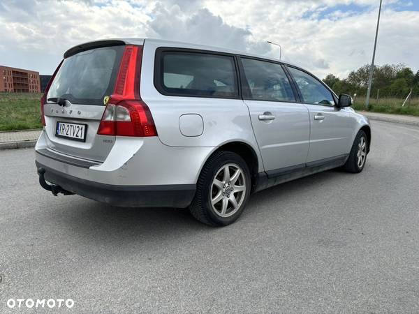 Volvo V70 2.0D - 6