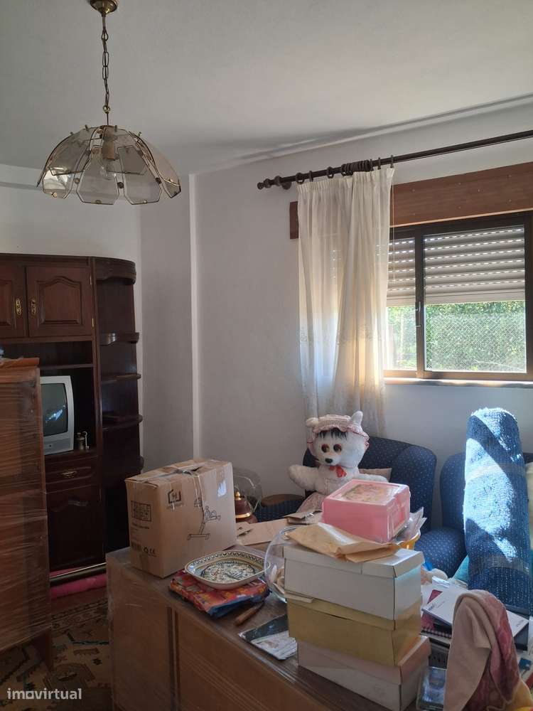 2 Moradias para Remodelação em Cernache-11