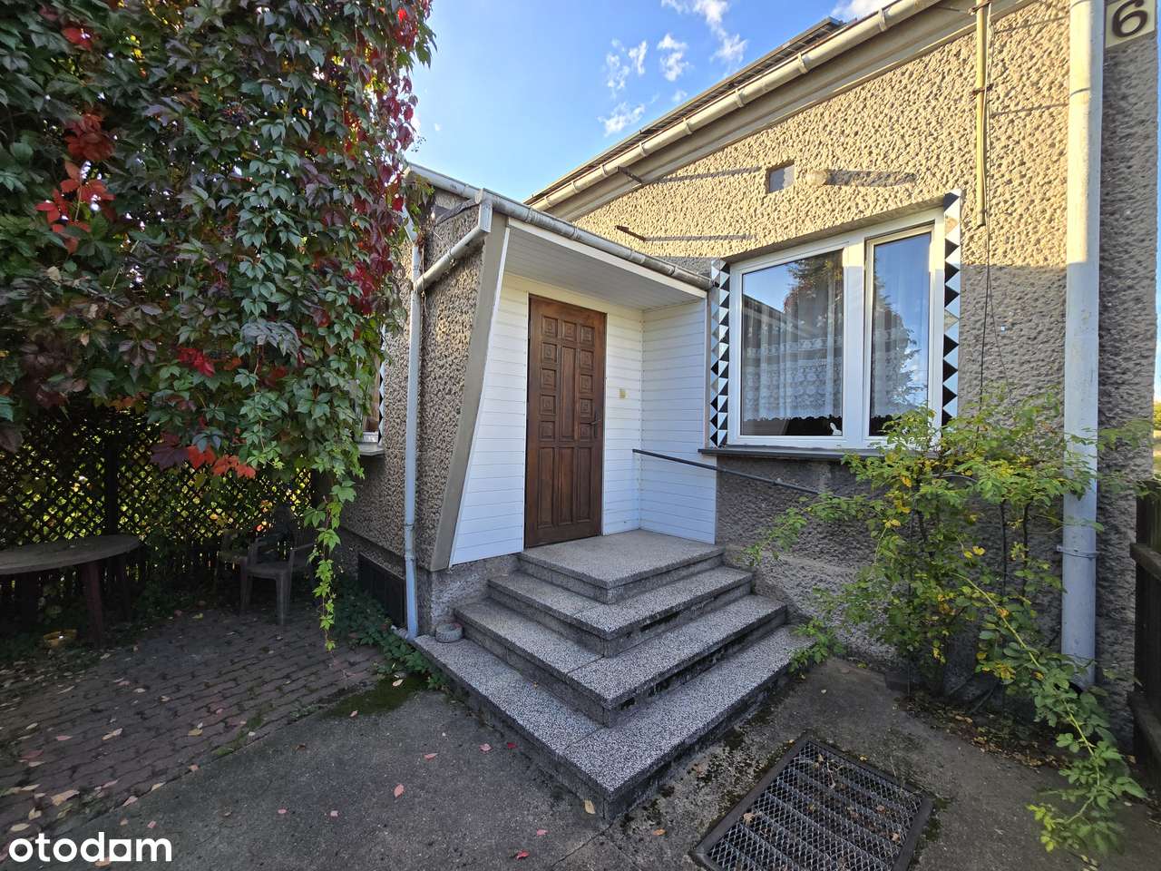 Bardzo zadbany dom do zamieszkania z pompą ciepła i panelami-13